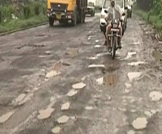 Nashik Mumbai Highway | नाशिक-मुंबई राष्ट्रीय महामार्गाची चाळण; खासदारांचं आंदोलन