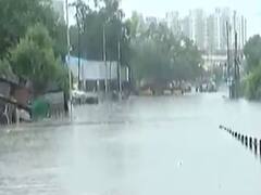 સુરતના પર્વત પાટિયા વિસ્તારમાં ખાડીના પાણી દુકાનો અને ઘરમાં ઘૂસ્યા , જુઓ વીડિયો