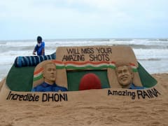 Sand Art के ज़रिए Mahendra Singh Dhoni और Suresh Raina को ICC का Salute