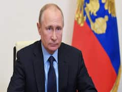 Vladimir Putin's opposition leader Alexie Navalny poisoned