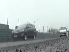  અમદાવાદઃ વૈષ્ણોદેવી સર્કલથી ગાંધીનગર તરફ જતા રોડ પર પડ્યા ખાડા