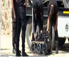 Delhi Police arrests Terrorist | दिल्लीत खळबळ, चकमकीनंतर एका दहशतवाद्याला अटक, मोठा शस्त्रसाठा जप्त