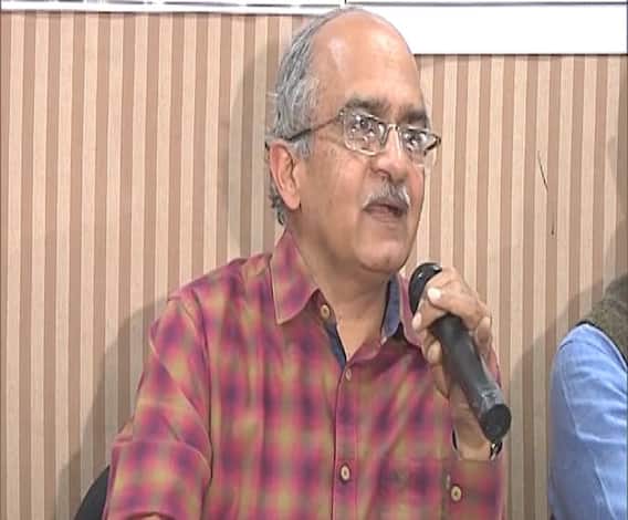 सर्वोच्च न्यायालयाच्या अवमानप्रकरणी प्रशांत भूषण दोषी; माफीनाम्यासाठी आजपर्यतचा वेळ