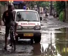আটকে অ্যাম্বুল্যান্স! দীর্ঘদিন মেরামতি না হওয়া হরিদেবপুরের রাস্তা রাতভর বৃষ্টিতে বেহাল