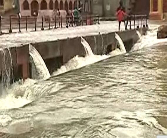 Godavari Water Level | गोदाकाठच्या मंदिरांना पाण्याने वेढलं, गोदावरी नदी पात्रातील पाणीपातळी वाढली