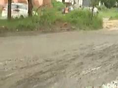 અમદાવાદના સાયન્સ સિટી વિસ્તારમાં બિસ્માર રસ્તા અને પાણી ભરાતા વાહન ચાલકો પરેશાન, જુઓ વીડિયો