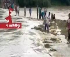 প্রবল বর্ষণে ফুঁসছে শিলাবতী, চন্দ্রকোনায় ভাঙল সেতু