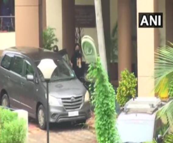 সুশান্ত মৃত্যু-তদন্ত: রিয়ার উত্তরে সন্তুষ্ট নয় সিবিআই, আজ ফের জিজ্ঞাসাবাদ 