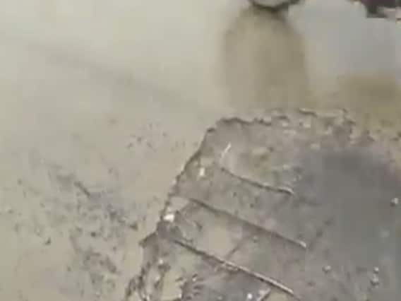 મહેસાણા બાયપાસ હાઇવે પર ત્રણ વર્ષ અગાઉ બનેલા પુલ પર મોટા ખાડા પડ્યા