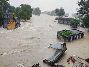 Flood visuals from Gujarat may shock you | Namaste Bharat (25.08.2020)