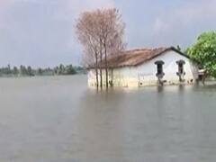 Bihar: नेता चुनाव की तैयारी में डूबे हैं और जनता बाढ़ में | Ghanti Bajo