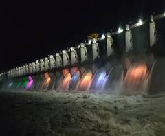 Almatti Dam | कर्नाटकातील अलमट्टी धरणाचे सर्व 26 दरवाडे उघडले, धरणावर आकर्षक विद्युत रोषणाई