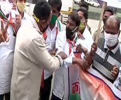 Kolhapur Patil-Mahadik Supporters Ruckus | कोल्हापुरात सतेज पाटील आणि धनंजय महाडिक समर्थक आमनेसामने