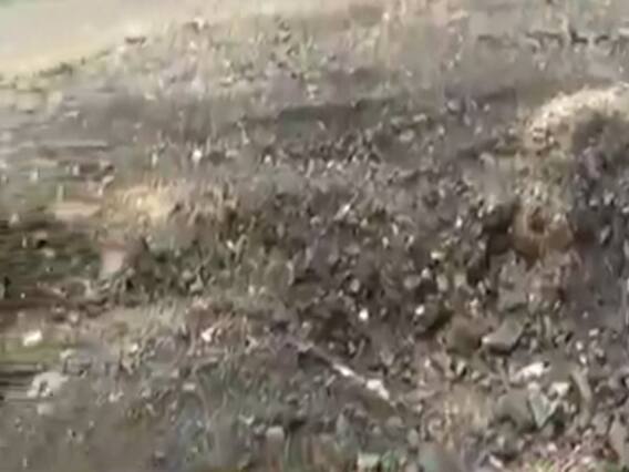 ખાડે ગયો વિકાસ: વાઘોડિયામાં કલા દર્શન ચાર રસ્તા પર ખોદેલા ખાડા ન પૂરાતા લોકોને હાલાકી, જુઓ વીડિયો 