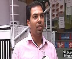 रुग्णाचा जीव वाचवणारा खरा सारथी; कोरोनाबाधितासाठी पुण्यातील एका डॉक्टरांनी रुग्णवाहीका चालवली