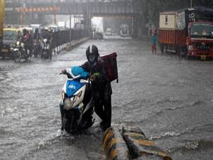 Mumbai rains break 46-year-old record, gets 294 mm rain in 12 hours | Namaste Bharat (06.08.2020)