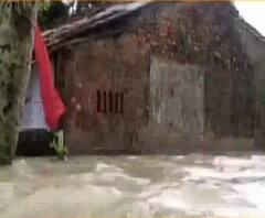 তমলুকের একের পর এক ওয়ার্ডে ঢুকছে রূপনারায়ণের জল! পরিস্থিতি দেখতে ভিড় স্থানীয়দের