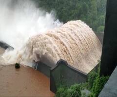 Palghar | सूर्या नदीकाठच्या गावांना सतर्कतेचा इशारा, पूल पाण्याखाली गेल्याने 10गावांचा संपर्क तुटला