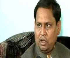 ৮ বছরে ৫ বার দলবদল, তৃণমূল থেকে বহিষ্কৃত হয়ে কংগ্রেসে, তারপর বিজেপিতে যোগ দেওয়া হুমায়ুন ফের একবার তৃণমূলে