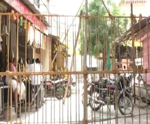 वंचितच्या आंदोलनाच्या पार्श्वभूमीवर पंढरपूर मंदिर परिसरात 10 फूट उंचीचे बॅरिकेटिंग