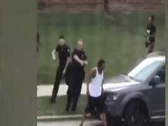 अमेरिका में पुलिस ने एक अश्वेत को मारी गोली