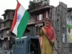J&K से Article 370 हटने के एक साल पूरे, लोगों ने मनाया जश्न