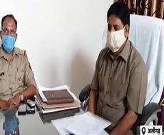 Aligarh में BJP विधायक बन बैठे कोतवाल, खुद लिखने लगे तहरीर| Poorab Paschim|ABPGanga