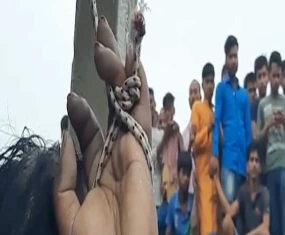 আজ বাংলায়: দুই গোষ্ঠীর সংঘর্ষে শান্তিপুরে অশান্তি, হেমতাবাদের বিধায়কের মৃত্যুতে সিআইডির চার্জশিট ঘিরে বিতর্ক