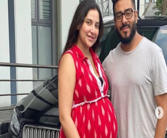 ফিল্মস্টার : রাজ-শুভশ্রীর ঘরে এল নতুন সদস্য, পুত্রসন্তানের জন্ম দিয়েছেন শুভশ্রী