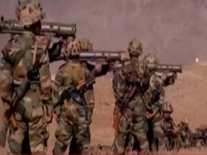 India-China LAC Tension: लद्दाख से लगी LAC पर 13 जगहों पर भारत ने बढ़ाई सेना की तैनाती