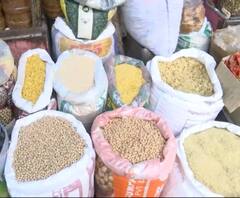 पहले...सब्जी ने 'सताया'... अब...दाल ने 'दहलाया'