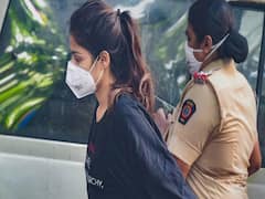 Sushant Case में ज़रूरी दिन, Rhea की ज़मानत याचिका पर चल रही है सुनवाई 