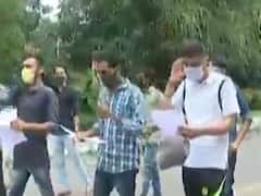 વડોદરામાં MS યુનિવર્સિટીમાં NSUIનું વિરોધ પ્રદર્શન, જુઓ વીડિયો