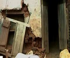 Bhandara Flood Damage | भंडाऱ्यातील इटान गावात पुरामुळे अनेक घरं उध्वस्त,अद्याप कोणतीही सरकारी मदत नाही, गावकऱ्यांना अश्रू अनावर