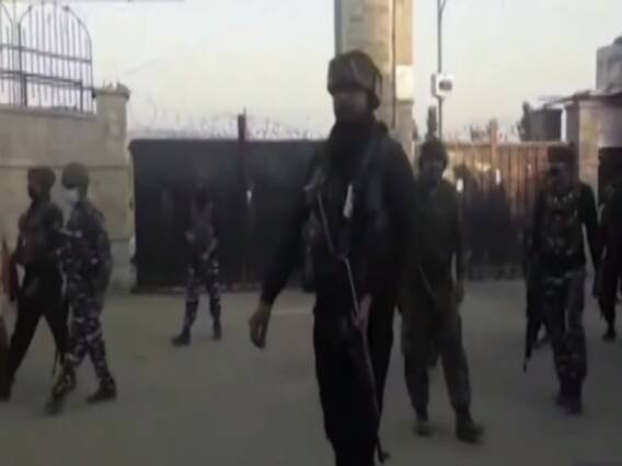 Jammu औऱ Kashmir के Shopian में मिनी सचिवालय पर आंतकी हमला, हो रही है गोलीबारी 