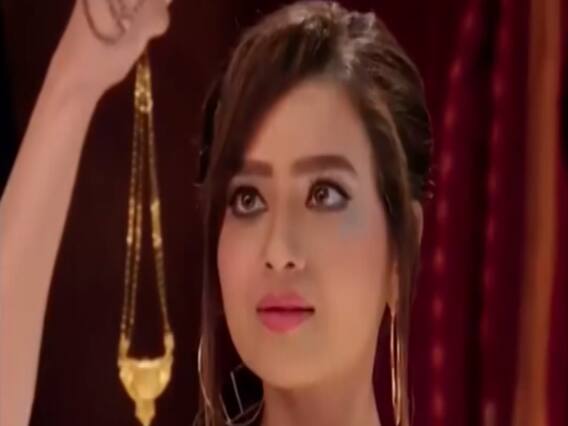 Vanraj rebukes Kavya for stealing Anupamaa's mangalsutra | Saas Bahu Aur Saazish (28.09.2020)