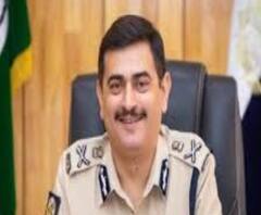 এক ডজন গল্প: করোনা আক্রান্ত কলকাতা পুলিশ কমিশনার অনুজ শর্মা, মৃদু উপসর্গ নিয়ে বাড়িতেই রয়েছেন