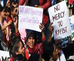 আনন্দ সকাল (৪): বাবরি মসজিদ ধ্বংস মামলার রায় ঘোষণার আগে কোর্ট চত্বরের ছবি এবিপি আনন্দে