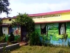 Chhattisgarh: Teacher conducts classes in a unique way