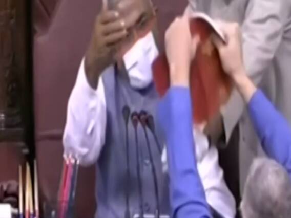 किसान बिल पर ज़बरदस्त हंगामा... बिल फाड़ने की कोशिश की गई 