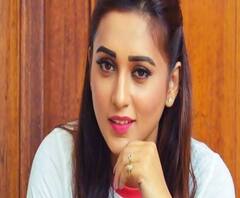  মিমি চক্রবর্তীকে লক্ষ্য করে ট‍্যাক্সিচালকের কটূক্তি ও শ্লীলতাহানির অভিযোগ, আজ আলিপুর আদালতে গোপন জবানবন্দি অভিনেত্রীর