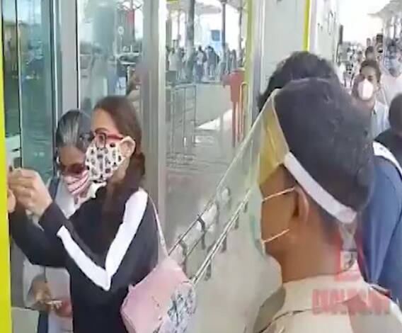 Sara Ali Khan | सारा अली खान आईसोबत गोव्याहून मुंबईकडे रवाना