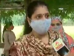 સુરતમાં સ્કૂલ સંચાલકો ફી ભરવા દબાણ કરતા હોવાનો વાલીઓનો આરોપ, જુઓ વીડિયો