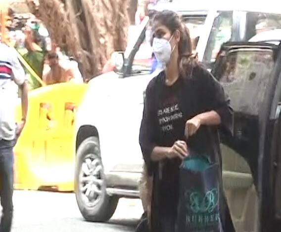 SSR Case | बॉलिवूड आणि ड्रग्ज कनेक्शन प्रकरणी एनसीबीची बैठक; 25 मोठी मंडळी एनसीबीच्या रडारवर