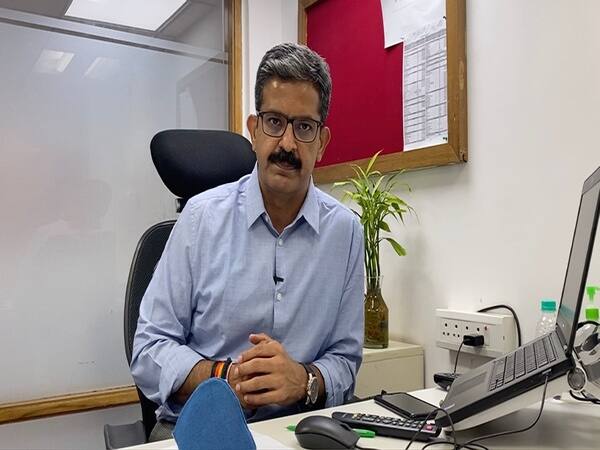 Sushant Case: Rhea Chakraborty के ‘प्यार’ और Kangana के 'वार' में फंसी सुशांत मामले की जांच!