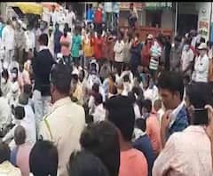 Onion Export Banned | निर्यातबंदीविरोधात शेतकऱ्यांचा मुंबई-आग्रा महामार्गावर रास्ता रोको