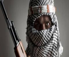 ধৃতের ফোনে কাশ্মীরের নম্বর, মুর্শিদাবাদে আল-কায়দা জঙ্গি যোগে ধৃতদের জেরা এনআইএ-র