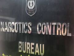 Sushant Singh Rajput Case : NCB की टीम पहुंची Rhea Chakraborty के घर 