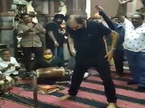 વડોદરા વાઘોડિયાના ધારાસભ્ય મધુ શ્રીવાસ્તવે માસ્ક વગર કર્યો ડાન્સ, વીડિયો થયો વાયરલ