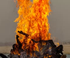 বহুদিন ধরেই চলছে ভাঙন, হাওড়ার সাঁকরাইলে ভেঙে পড়ল নবনির্মিত শ্মশানঘাট